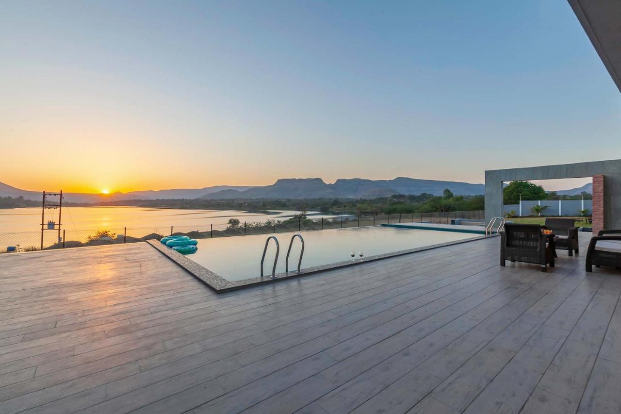 Stayvista'S Bellisimo Panorama - Lakeside Oasis With Infinity Pool, Modern Interiors, Open-To-Sky Bathtub, And Lush Green Lawn Нашик Екстер'єр фото