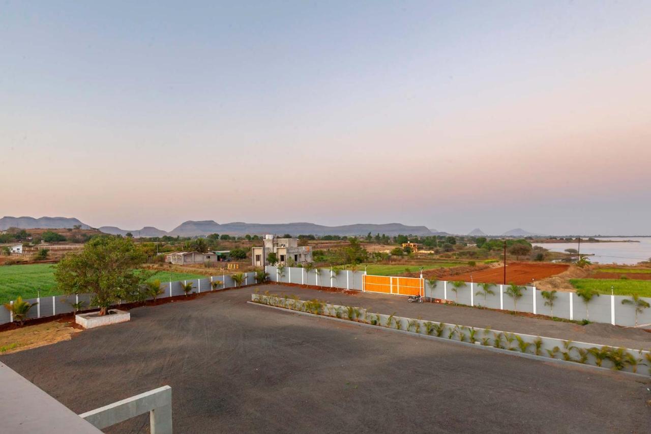 Stayvista'S Bellisimo Panorama - Lakeside Oasis With Infinity Pool, Modern Interiors, Open-To-Sky Bathtub, And Lush Green Lawn Нашик Екстер'єр фото
