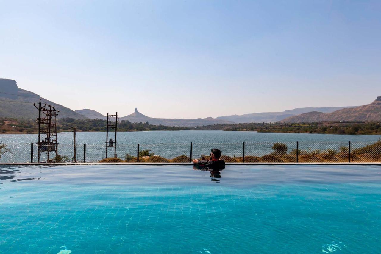 Stayvista'S Bellisimo Panorama - Lakeside Oasis With Infinity Pool, Modern Interiors, Open-To-Sky Bathtub, And Lush Green Lawn Нашик Екстер'єр фото